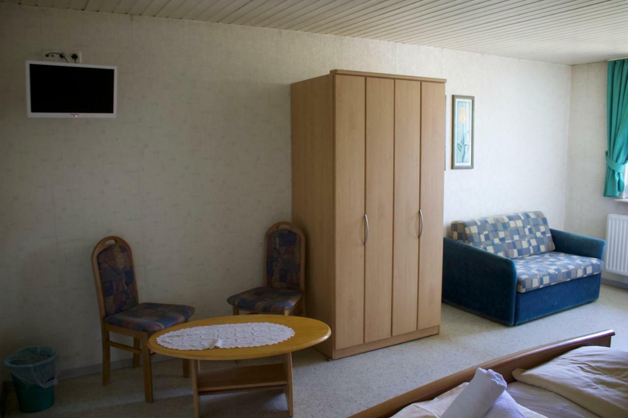 Pension Goldene Mitte Groß-Zimmern Eksteriør billede